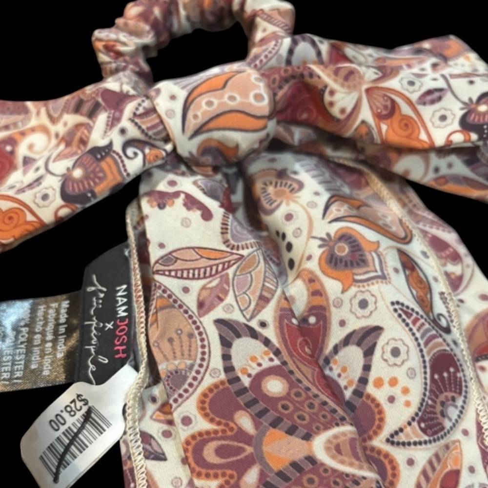 Free People Floral Bow Scrunchie NWT - Picture 2 of 2
